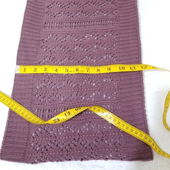 this is J Infinity Blanket Scarf - Picture 4 of 8